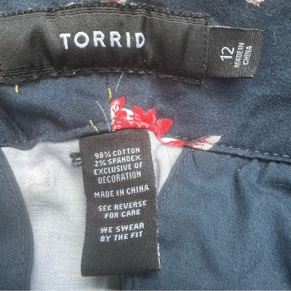 Torrid print shorts - Picture 9 of 14